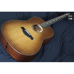 Taylor 517 Builder's Edition with Case